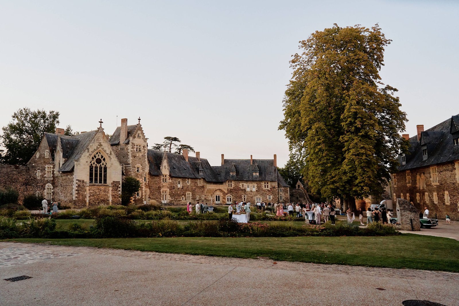 Cocktail du mariage d'Audrey et Nicolas au château du Plessis-Macé